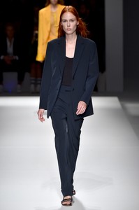 boss-rtw-s19-49(1).thumb.jpg.35f0e80fc1134c041d6c0ad1259cf496.jpg
