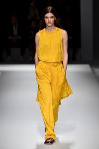 boss-rtw-s19-52(1).thumb.jpg.83ef8add4f6c6cddd9f934a688d4bba2.jpg