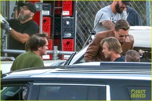 brad-pitt-looks-buff-on-set-leonardo-dicaprio-39.jpg