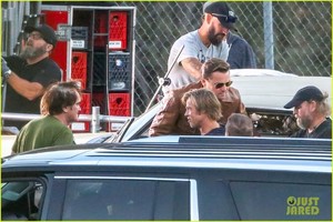 brad-pitt-looks-buff-on-set-leonardo-dicaprio-40.jpg