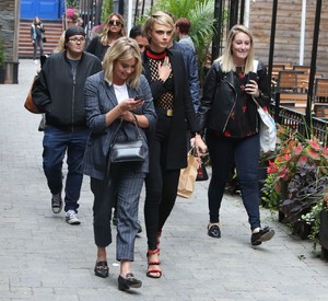 cara-delevigne-and-ashley-benson-out-in-toronto-09-09-2018-4.jpg