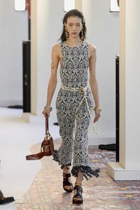 chloe-ggrtw-spring-2019-paris-fashion-week0769(1).thumb.jpg.1add16a48da593aa6385502f4fb8b0f7.jpg