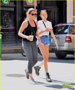 cindy-crawford-kaia-gerber-new-york-photos-05.jpg