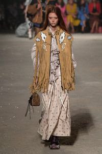 coach-1941-rtw-s19-34(1).thumb.jpg.a4f17c33e7d00d503bf101fb35a228fe.jpg