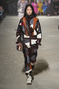 coach-rs19-0393.thumb.jpg.928ec04d1deebcfa90246374067b4343.jpg