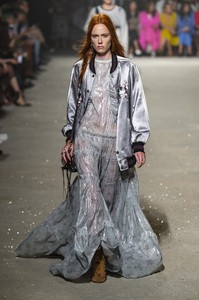 coach-rs19-0483.thumb.jpg.718cfbf7dbd996ef2a31242e67962bf0.jpg