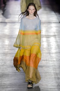 defile-alberta-ferretti-printemps-ete-2019-milan-look-42.thumb.jpg.e04fdc4a9323b26181e04750a1a792a9.jpg