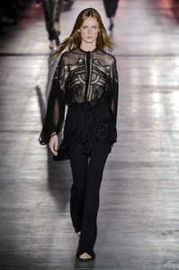 defile-alberta-ferretti-printemps-ete-2019-milan-look-55.thumb.jpg.e012a8969c0304cf476ae5a08aa47dbf.jpg