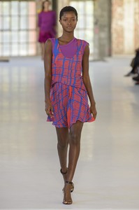 defile-atlein-printemps-ete-2019-paris-look-31.thumb.jpg.eebb003e51756c8d143aa949045e046f.jpg