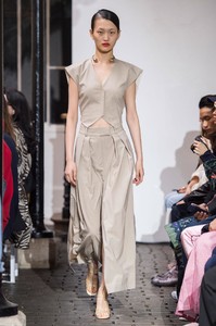 defile-awake-printemps-ete-2019-paris-look-43.thumb.jpg.796dd11b86993a8b1d6e4ce13df804c4.jpg