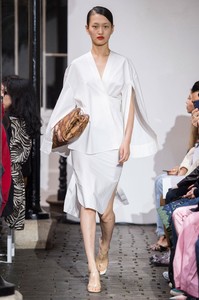 defile-awake-printemps-ete-2019-paris-look-6.thumb.jpg.8bc338d8eaa62a85f44590423e6899c4.jpg