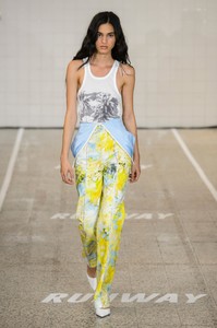 defile-brognano-printemps-ete-2019-milan-look-9.thumb.jpg.94d65ac057f4e2272beedaf0beda6a5b.jpg