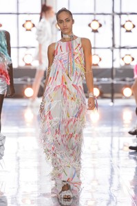 defile-byblos-printemps-ete-2019-milan-look-33.thumb.jpg.eaf7c4fdf9433b7c7d480a0516a04331.jpg