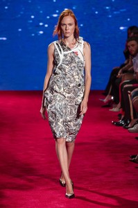 defile-calvin-klein-printemps-ete-2019-new-york-look-25.thumb.jpg.f2c609e7f03f40139316e0589475d5ca.jpg
