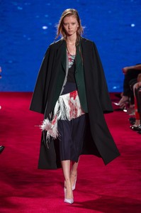 defile-calvin-klein-printemps-ete-2019-new-york-look-61.thumb.jpg.704377613f37ea25ec8c4de8c2755a9d.jpg
