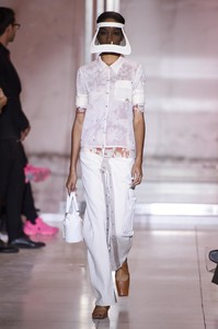 defile-courreges-printemps-ete-2019-paris-look-23.thumb.jpg.c0b2a8d0c2061ffb365a883367331990.jpg