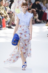 defile-dries-van-noten-printemps-ete-2019-paris-look-31.thumb.jpg.c3fb0202e89adb159c04e6ce32a34df7.jpg
