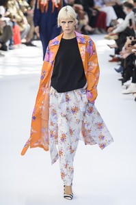 defile-dries-van-noten-printemps-ete-2019-paris-look-35.thumb.jpg.1ae619cbc45f67a559748926247cf687.jpg
