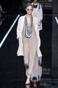 defile-emporio-armani-printemps-ete-2019-milan-look-43.thumb.jpg.a9b665d4a1a0cf2aa6dac320027ec704.jpg