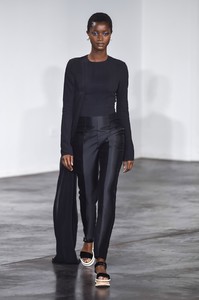 defile-gabriela-hearst-printemps-ete-2019-new-york-look-30.thumb.jpg.67ae0c8bebd4b4f8d87dadd1e45c8cf4.jpg