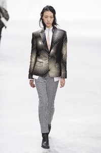 defile-haider-ackermann-printemps-ete-2019-paris-look-45.thumb.jpg.97d1cc936f1fee9e068bb0699314984a.jpg