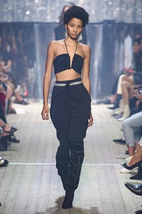 defile-isabel-marant-printemps-ete-2019-paris-look-47.thumb.jpg.132414e1da2457362564645f86ea52e0.jpg