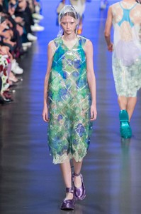 defile-maison-margiela-printemps-ete-2019-paris-look-30.thumb.jpg.6bdf704fd60492eab1b1fda52718fde7.jpg
