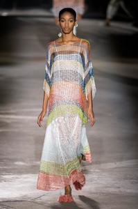 defile-missoni-printemps-ete-2019-milan-look-44.thumb.jpg.433ee19d0383f72c9ce30f2f2afba91e.jpg