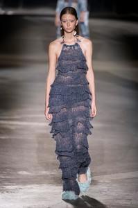 defile-missoni-printemps-ete-2019-milan-look-64.thumb.jpg.a25432d3544ee563849326bc39faf745.jpg