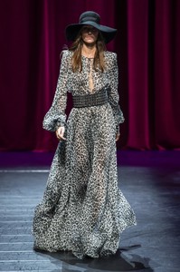 defile-redemption-printemps-ete-2019-paris-look-31.thumb.jpg.fd8bcc30c5e6c08f79a85dff682d3eb9.jpg