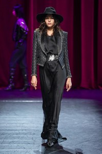 defile-redemption-printemps-ete-2019-paris-look-34.thumb.jpg.941963b3edf6ccc4c0e06cf541409d30.jpg