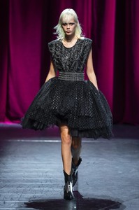 defile-redemption-printemps-ete-2019-paris-look-36.thumb.jpg.1a9bddda6b5d45c2f4b93c7f64739acd.jpg