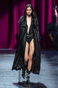 defile-redemption-printemps-ete-2019-paris-look-50.thumb.jpg.06438600bb0f136e289ef8f3fe95c7ba.jpg