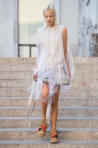 defile-rick-owens-printemps-ete-2019-paris-look-12.thumb.jpg.aa425e659d96c13749740a572ebff1fa.jpg