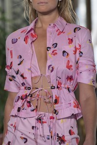 detail-defile-altuzarra-printemps-ete-2019-paris-detail-5.jpg