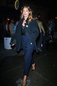 doutzen-kroes-night-out-in-new-york-09-08-2018-2.thumb.jpg.e58362f3afb6c9de0e7937a67761ff49.jpg