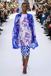 dries-van-noten-ggrtw-spring-2019-paris-fashion-week0632(1).thumb.jpg.c51312630c1f2560dee429ccddde14ee.jpg