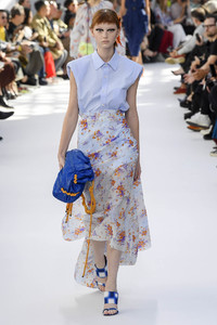 dries-van-noten-ggrtw-spring-2019-paris-fashion-week0633(1).thumb.jpg.7ae5a83f30a6b9d345a803bcbc576e3b.jpg