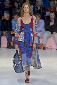 etro-2019-milan-fashion-week-collection0071(1).thumb.jpg.12465230044eeae908f073aac1edda12.jpg