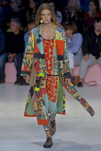 etro-2019-milan-fashion-week-collection0181(1).thumb.jpg.be2991ecbcd22c388b375cd394dfa646.jpg