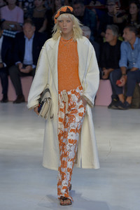 etro-2019-milan-fashion-week-collection040(1).thumb.jpg.6d9b1de6e71d4aab2057e4278ddaab2a.jpg