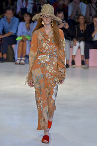 etro-2019-milan-fashion-week-collection044(1).thumb.jpg.14de5869e499893df8f8cb30d6bba8d5.jpg