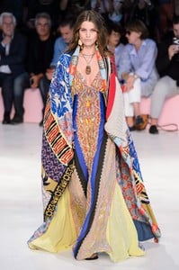 etro-rs19-1313.thumb.jpg.e0bf2b3a57f5cf9355b49dc50da35ed3.jpg