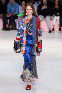etro-rs19-1345.thumb.jpg.9c4e24a721eab861a04fe8c35069fbbe.jpg