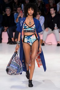 etro-rs19-1462.thumb.jpg.f68bec56a92fecacadeb3ad87e2a6542.jpg