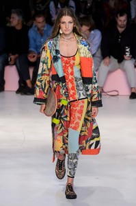 etro-rs19-1486.thumb.jpg.2f1ff28ad36afc41765faf46729399ef.jpg