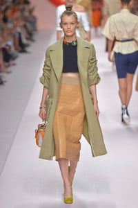 fendi-25(1).thumb.jpg.7b5b90a5fffe20065c4015226434ff81.jpg