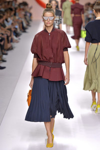 fendi-37(1).thumb.jpg.eb956bca1b2a0d4217bcf6a8210932c3.jpg