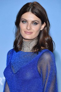 isabeli-fontana-attends-the-gala-for-the-global-ocean-in-monte-carlo-monaco-260918_12.jpg