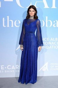 isabeli-fontana-attends-the-gala-for-the-global-ocean-in-monte-carlo-monaco-260918_6.jpg